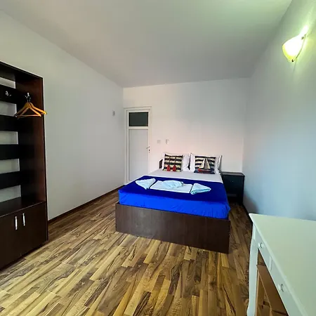 Gazde/Camere de închiriat Casa Dani 2004 Costineşti
