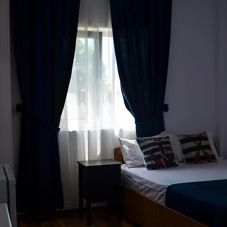 Casa Dani 2004 Gazde/Camere de închiriat Costineşti